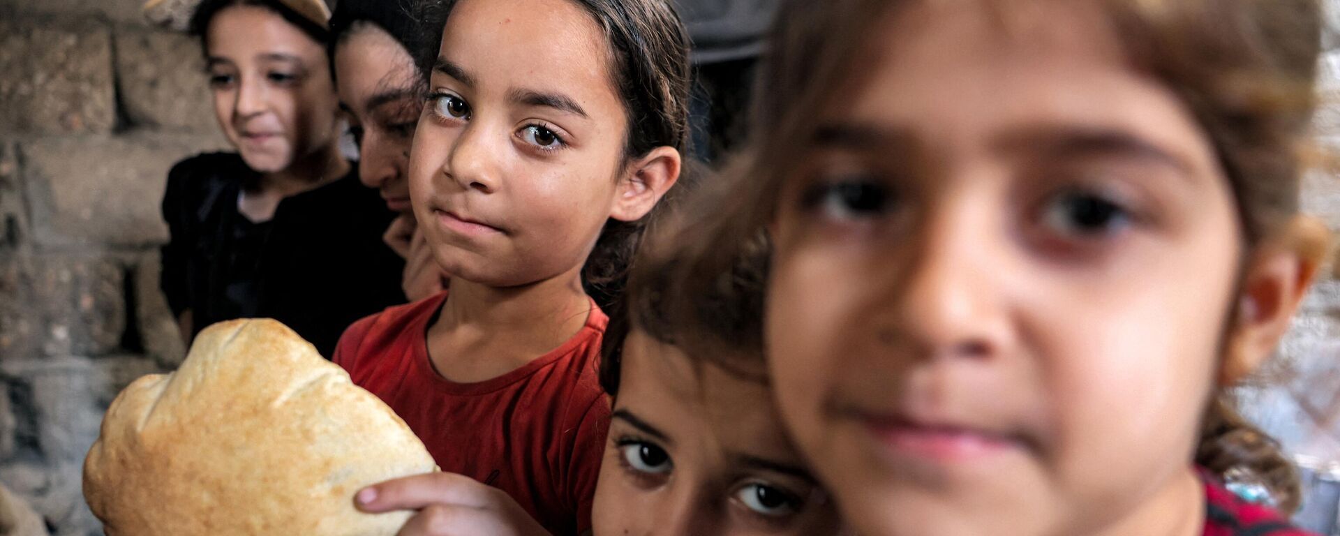 أول تعليق رسمي من مصر بشأن بنائها جدارا عازلا على الحدود مع غزة