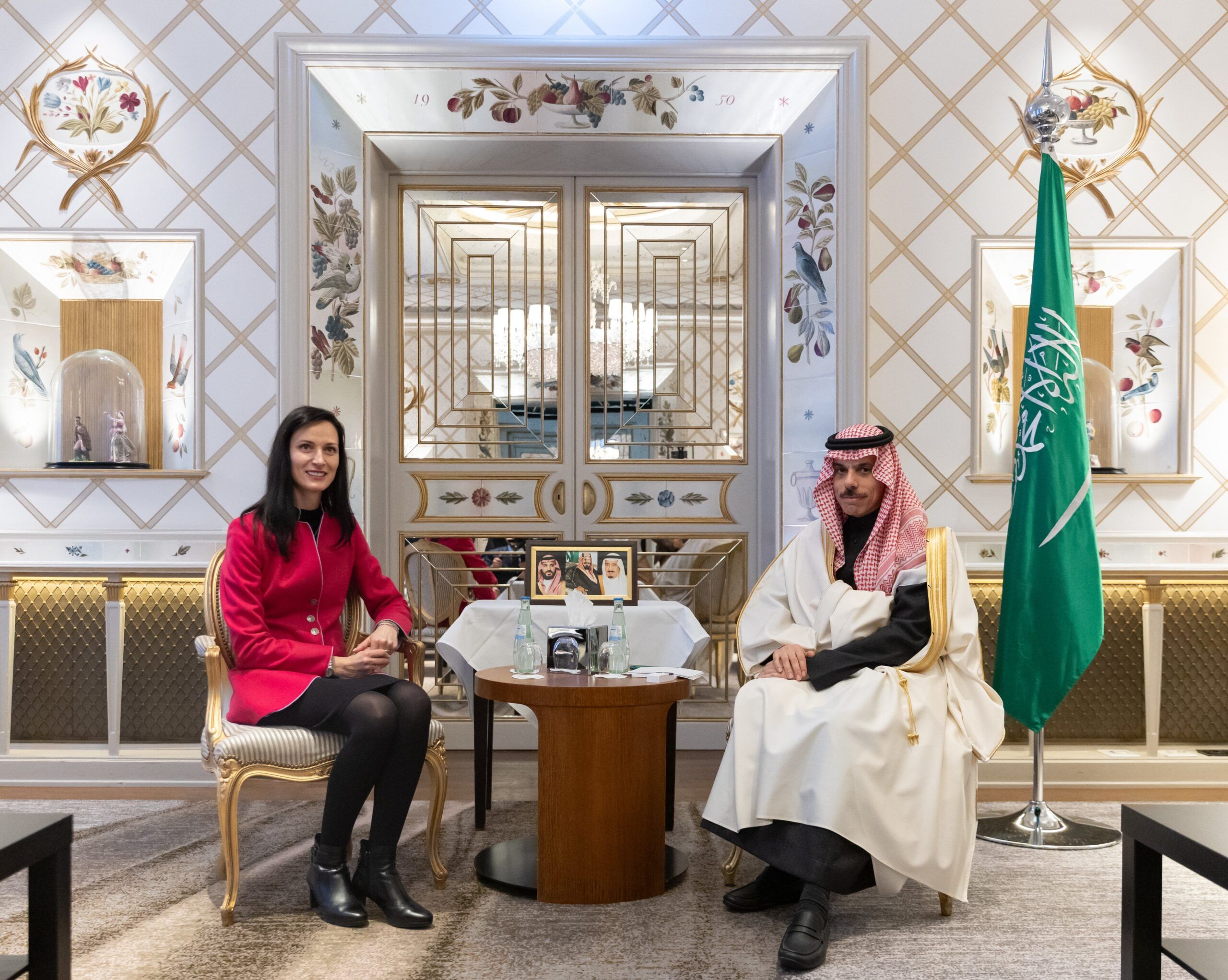 السعودية | وزير الخارجية يلتقي نائبة رئيس الوزراء وزيرة خارجية بلغاريا