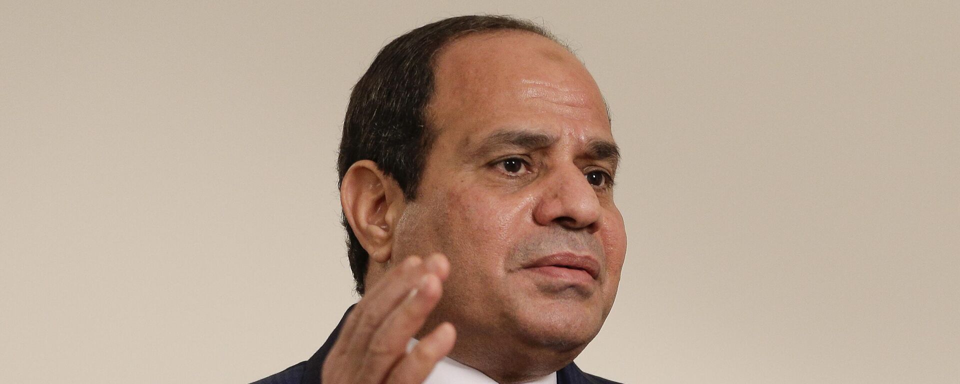 أول تعليق رسمي من مصر بشأن بنائها جدارا عازلا على الحدود مع غزة