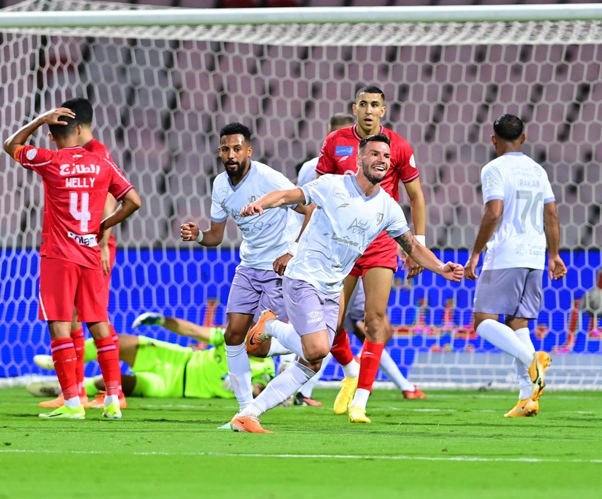 التعادل سيد الموقف في مواجهة الوحدة والطائي