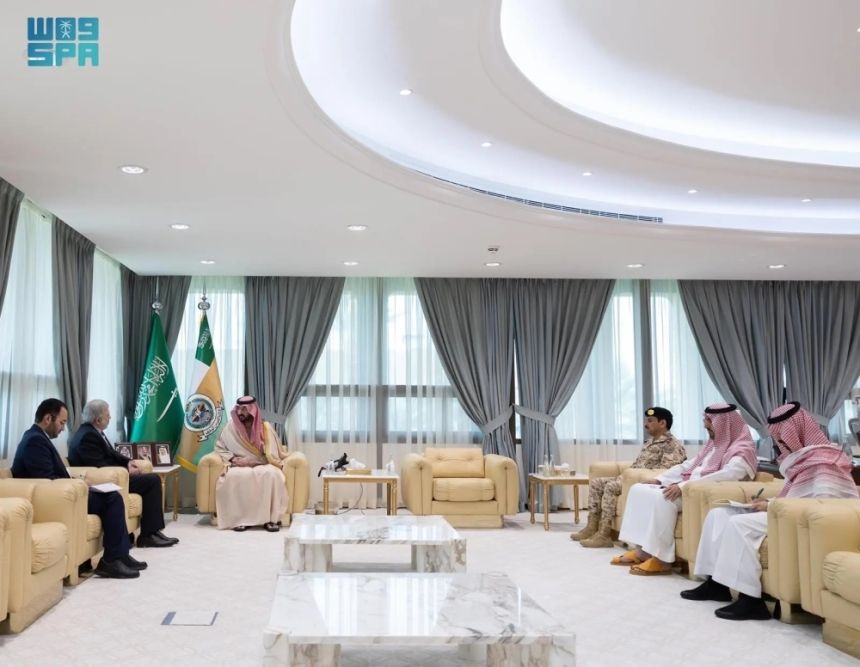 وزير الحرس الوطني يبحث العلاقات الثنائية مع سفير إيران لدى المملكة