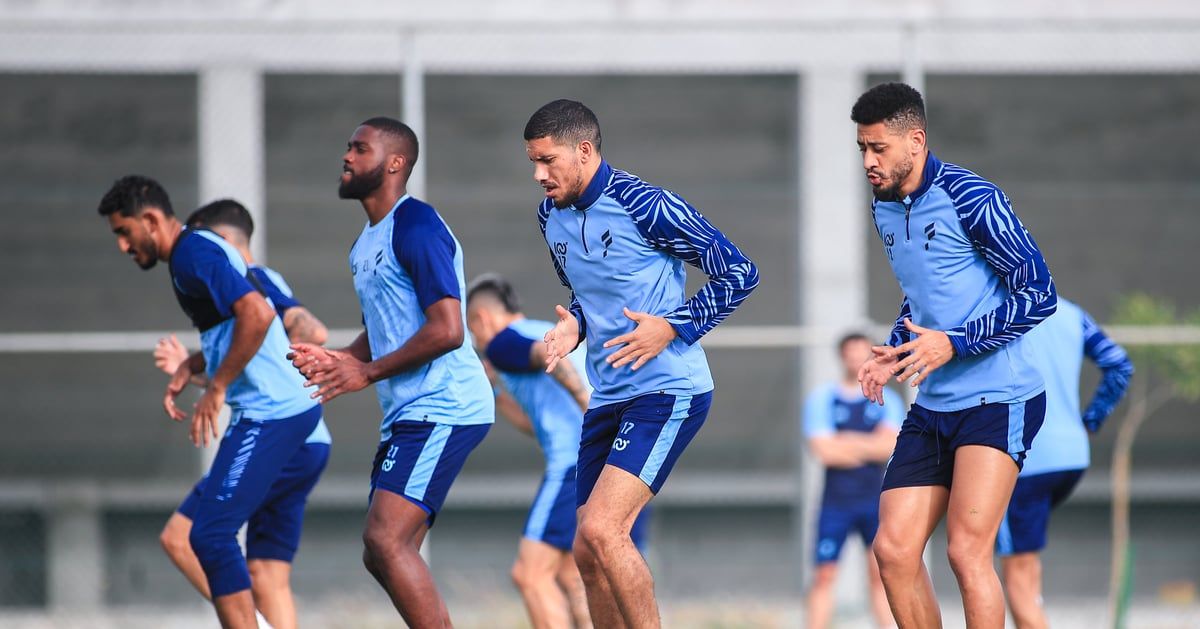 الفتح يختتم تحضيراته لمواجهة النصر.. وبعثة الفريق تغادر إلى الرياض