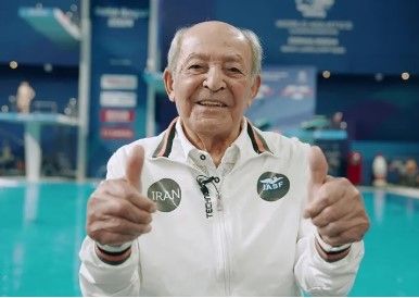 الامارات | إيراني عمره 100 عام يحصل على "ذهبية" بطولة العالم للألعاب المائية ( فيديو)