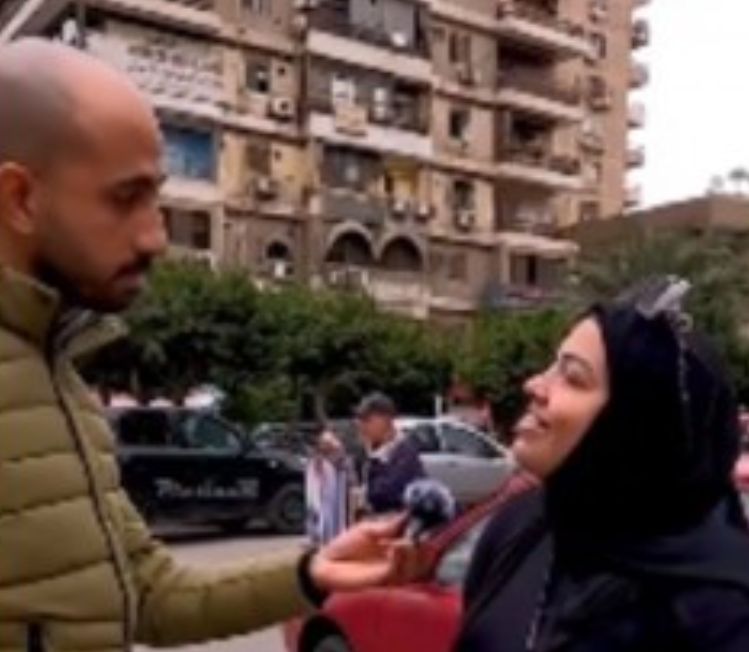 الامارات | سيدة مصرية: "ماجبتش لحمة من شهور".. ونجيب ساويرس يتدخل (فيديو)