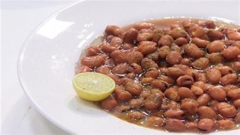 مفاجآت بالجملة.. لن تتخيل ما يفعله تناول الفول بالعكاوي بجسمك