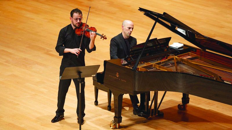 الامارات | يامن سعدي وجوليان كوينتين على المسرح الأحمر