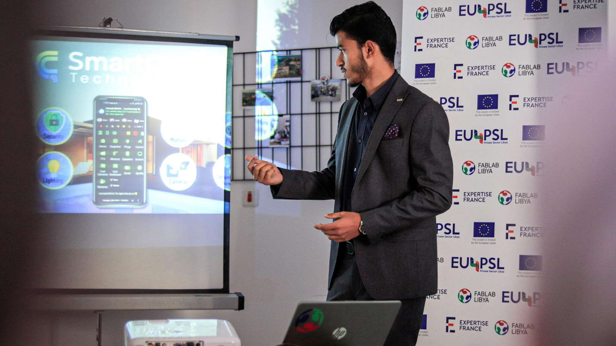 صناعة الروبوت والمنازل الذكية في ليبيا... فيديو وصور