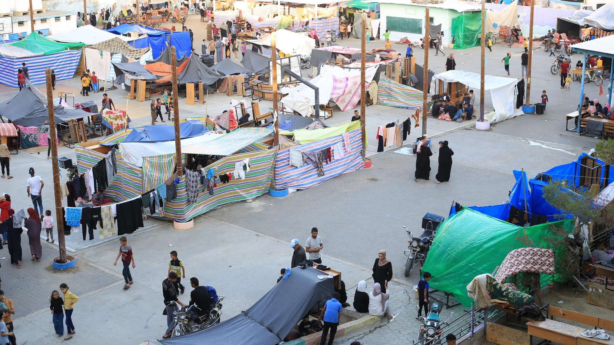 الهلال الأحمر الفلسطيني يتهم إسرائيل بممارسة "جرائم حرب" في مستشفى الأمل