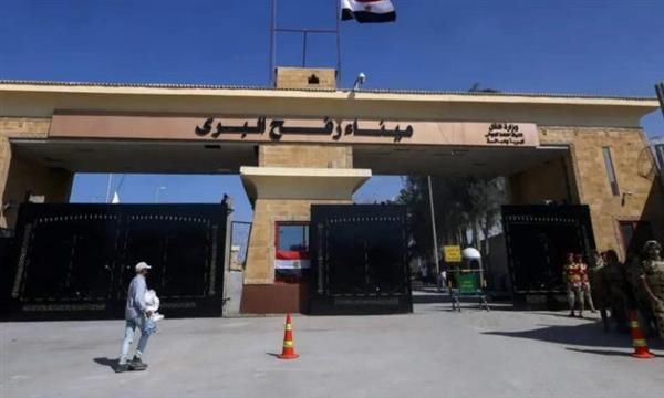 ميناء رفح البري يستقبل 66 مصابًا ومرافقًا فلسطينيًا