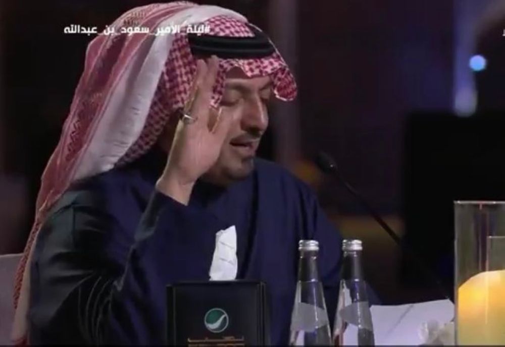 شاهد.. أحدث قصائد الأمير سعود بن عبد الله في القيادة