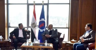 رئيس هيئة الاستثمار يتفقد توسعات الشركات العاملة بالمناطق الحرة فى السويس