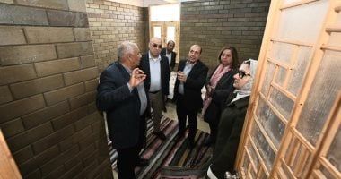 وزير الإسكان ومحافظ الوادى الجديد يتفقدان مُجَمَّع المصالح الحكومية المُمَيْكَن