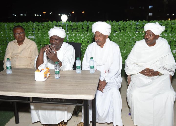 اللواء شرطة م خليل باشا سايرين وزير الداخلية المكلف يلتقي عدد من الاعلاميين بولاية البحر الاحمر