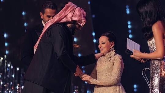 الخليج اليوم .. تركي آل الشيخ يزور الفنانة نجاة الصغيرة في منزلها ويعلن عن "مفاجأة في الطريق" (صورة)