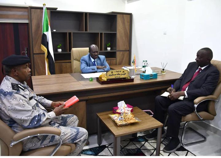وزير الداخلية المكلف يلتقي مدير المركز الافريقي لدراسات الحوكمة والسلام والتحول