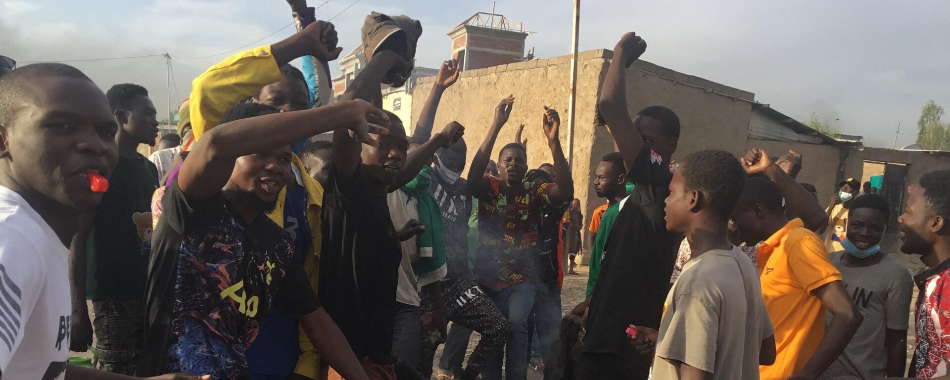 وزير تشادي يكشف لـ"الخليج 365" أسباب الحوادث الأمنية على الحدود مع السودان ويحذر من تطورها