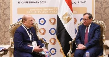 وزير البترول يبحث مع وفد شركة "آى بى آر" ما تحقق من نتائج