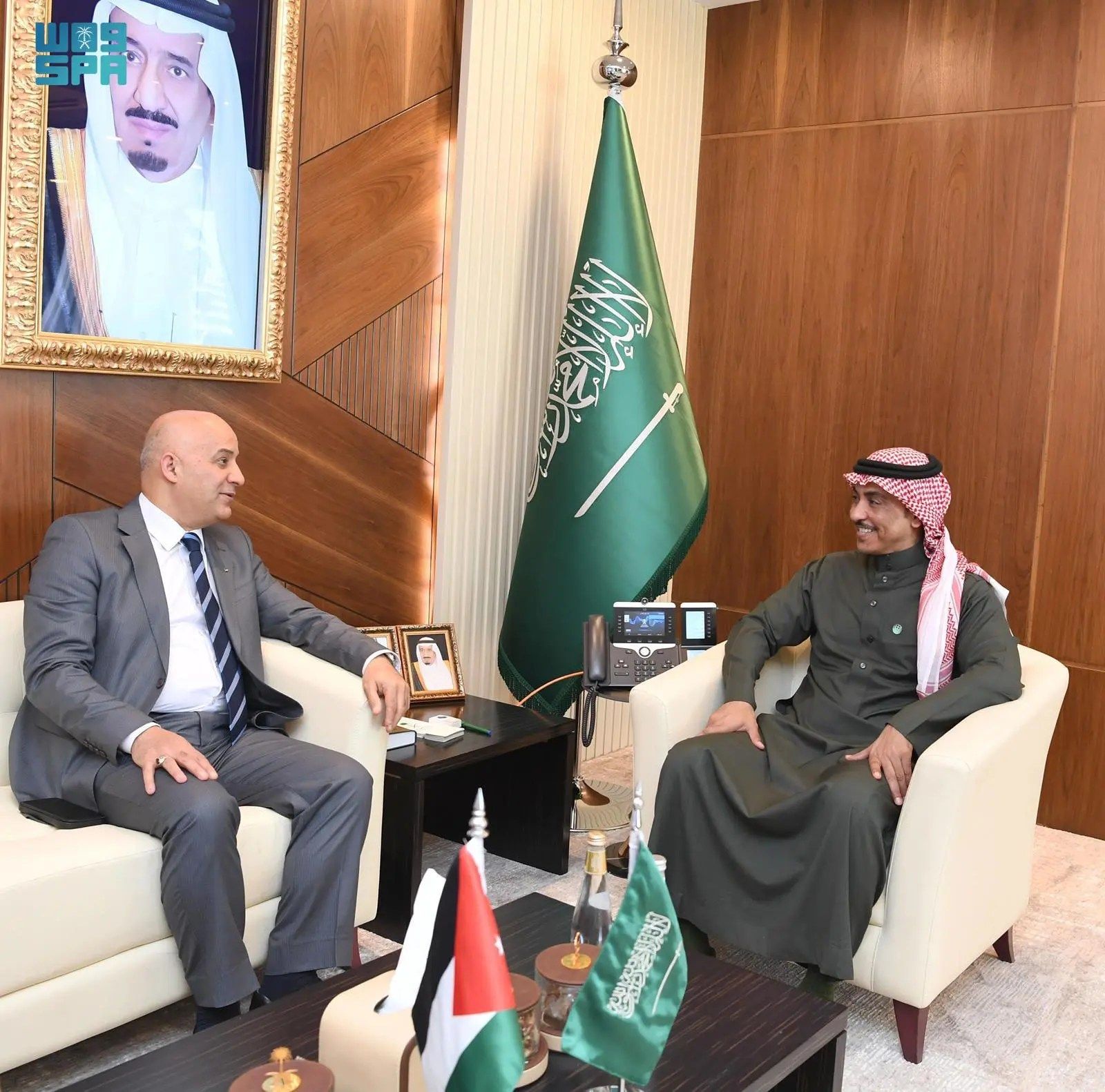 السعودية | وزير الإعلام يستقبل وزير الاتصال الحكومي الأردني