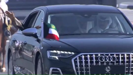 الخليج اليوم .. تفاعل أمير الكويت مع "العرضة القطرية" في الدوحة يلفت الأنظار (فيديو)
