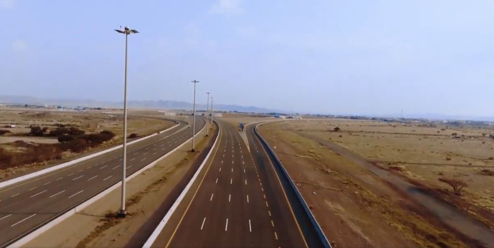 بدء العمل على تحويلة مرورية بطريق "الظهران - العقير - سلوى" الخميس