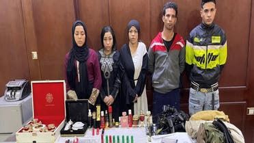 الخليج اليوم .. داخلية مصر تكشف تفاصيل مقتل الضابط اليمني.. أقراص منومة وعصابة من 4 بينهم سيدتان