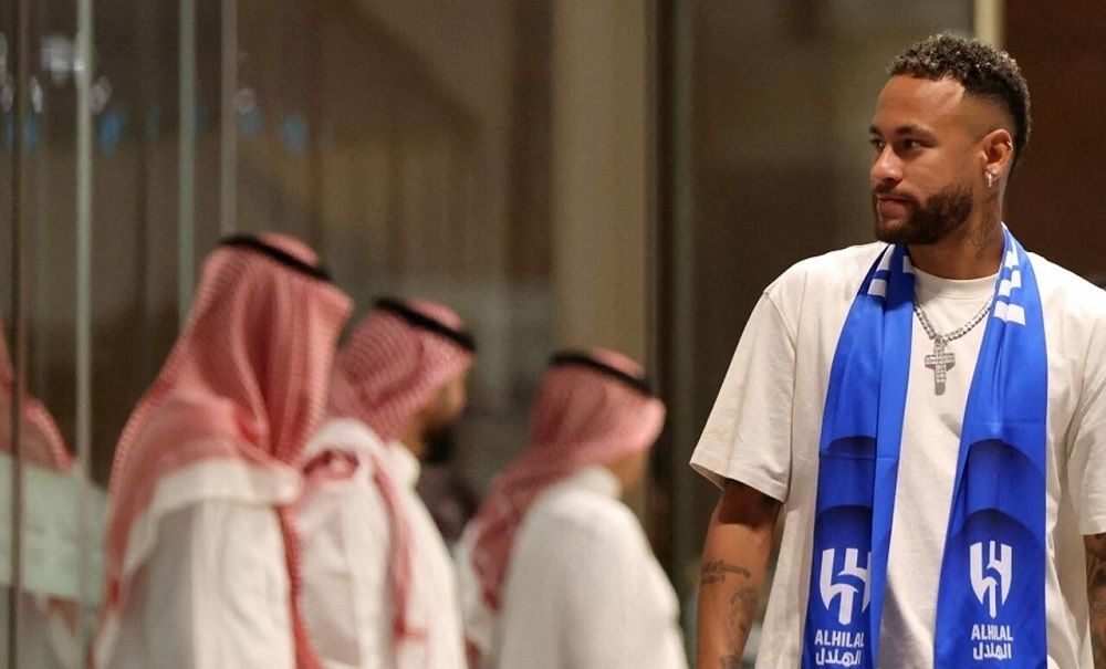 فيديو لـ نيمار يثير الجدل.. هل خدع الهلال السعودي؟