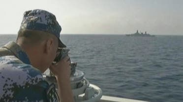 الخليج اليوم .. الحوثيون يستهدفون سفينتين أميركيتين في خليج عدن.. غارات غربية على الحديدة