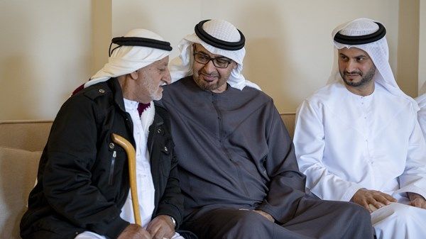 رئيس الدولة يعزي في وفاة عبدالله المقبالي في حتا