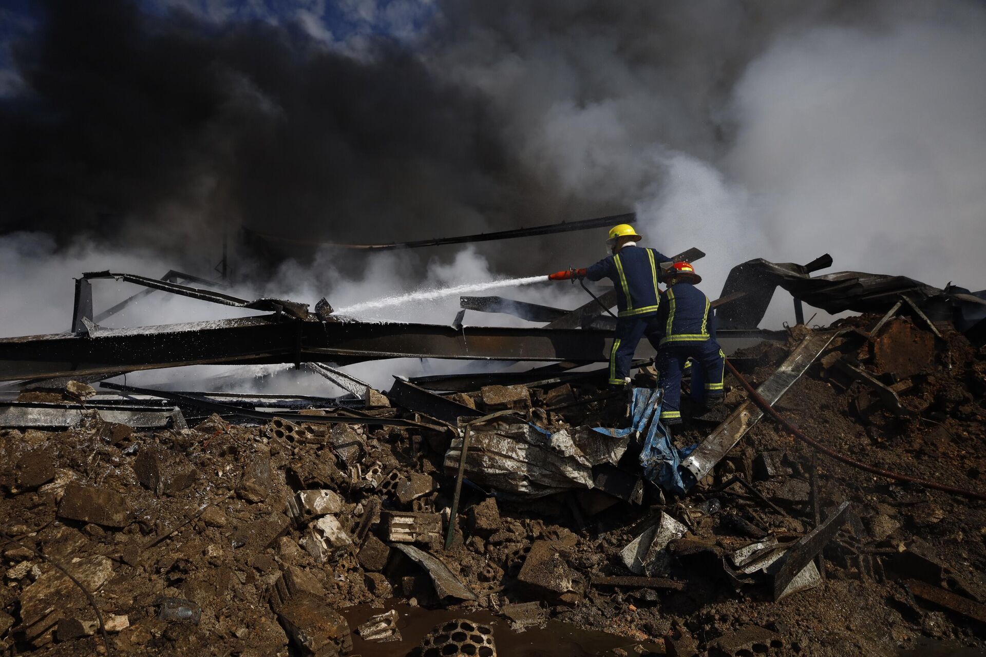 جولة ميدانية على المنشآت في الغازية "لدحض زيف ادعاءات إسرائيل بوجود مستودع أسلحة لحزب الله"