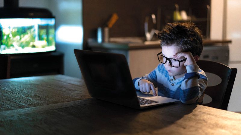 الامارات | شرطة دبي تتعامل مع 105 معلومة وشكوى حول جرائم إلكترونية بحق الأطفال