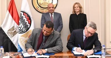توقيع اتفاق بناء محطة طاقة شمسية لإنتاج الكهرباء لشركة مصر للألومنيوم