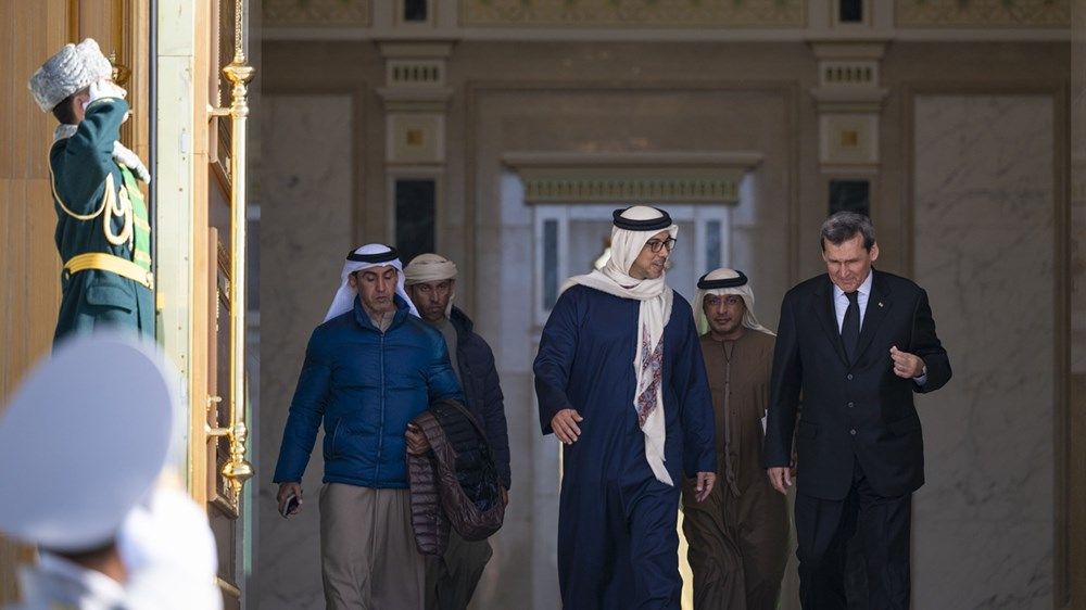 منصور بن زايد يبحث مع رئيس تركمانستان في عشق آباد تعزيز التعاون بين البلدين