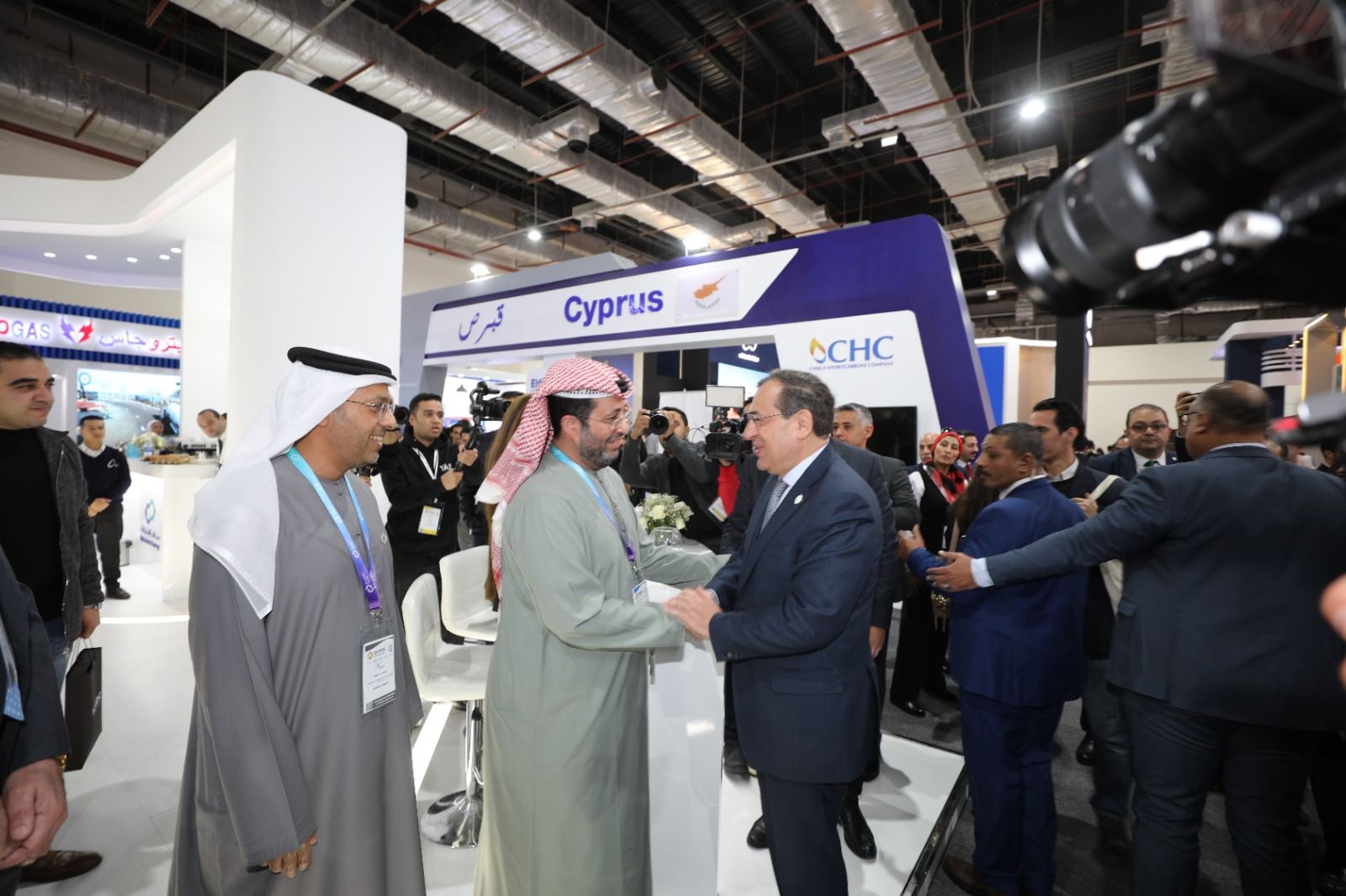 جولة لوزير البترول فى المعرض المصاحب لمؤتمر مصر الدولى للطاقة