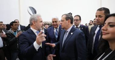 جولة لوزير البترول فى المعرض المصاحب لمؤتمر مصر الدولى للطاقة