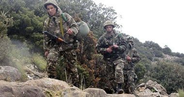 الجيش الجزائرى يعلن ضبط عنصرى دعم للجماعات الإرهابية و384 مهاجرا غير شرعى