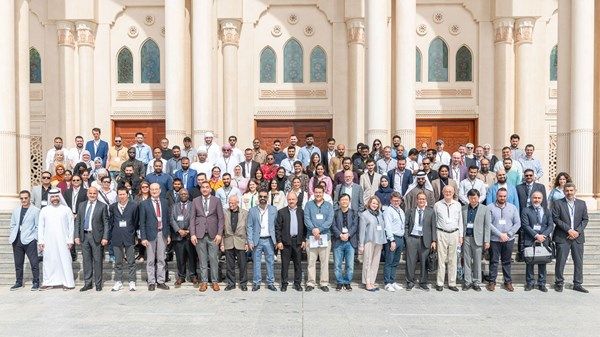 اختتام مؤتمر آفاق علوم وهندسة المواد في «أميركية الشارقة»