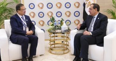 طارق الملا يستعرض أنشطة يونايتد إنرجى جروب فى منطقة الصحراء الغربية