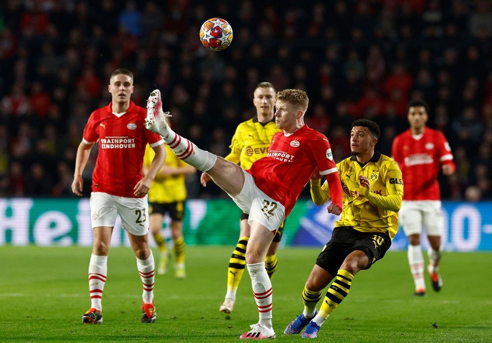 الامارات | التعادل يحسم لقاء دورتموند وإيندهوفن في دوري الأبطال