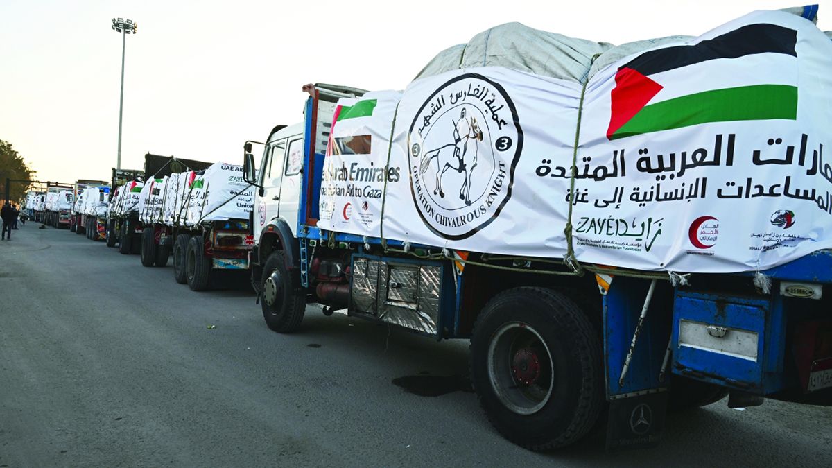 الامارات | 11 شاحنة مساعدات إنسانية إماراتية تدخل غزة
