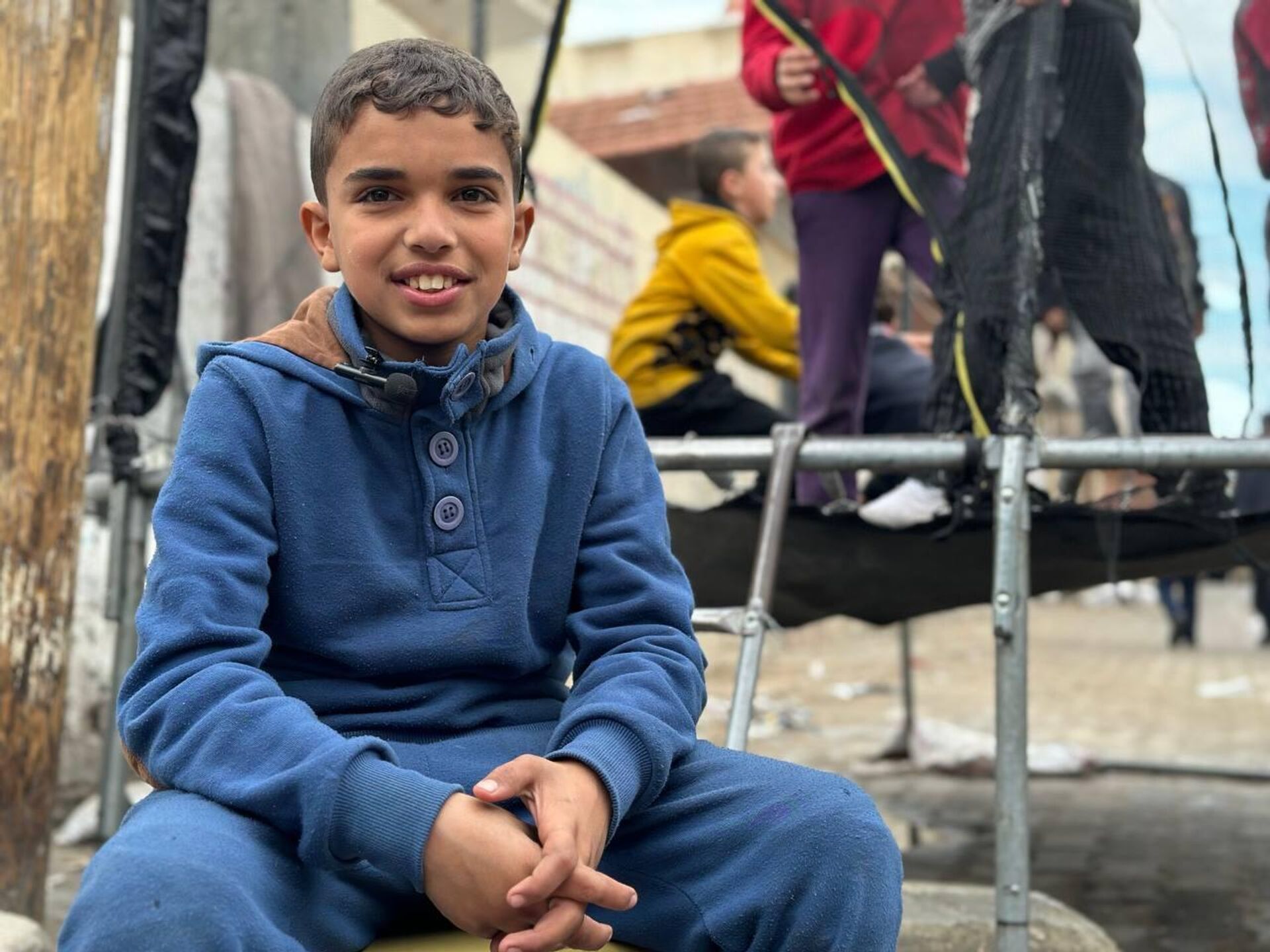 طفل فلسطيني ينشئ مدينة ألعاب للأطفال النازحين في رفح جنوبي قطاع غزة