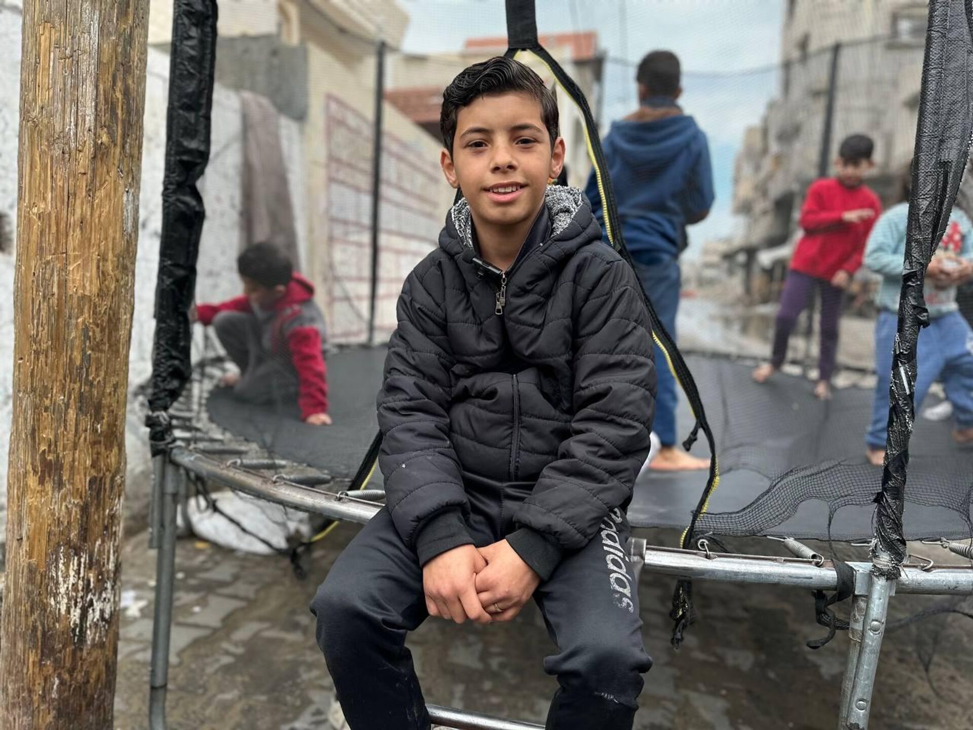 طفل فلسطيني ينشئ مدينة ألعاب للأطفال النازحين في رفح جنوبي قطاع غزة