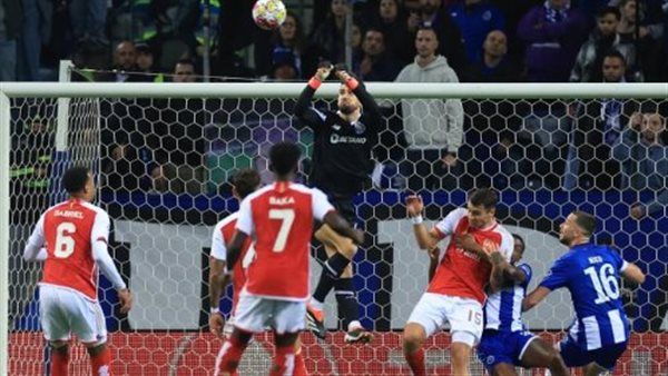 دوري أبطال أوروبا.. بورتو وآرسنال يتعادلان سلبياً في الشوط الأول