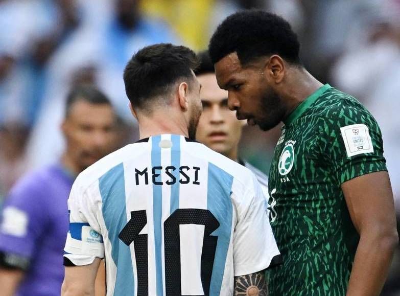 الامارات | مدافع الهلال السعودي يُنقل إلى المستشفى بعد مباراة دوري أبطال آسيا