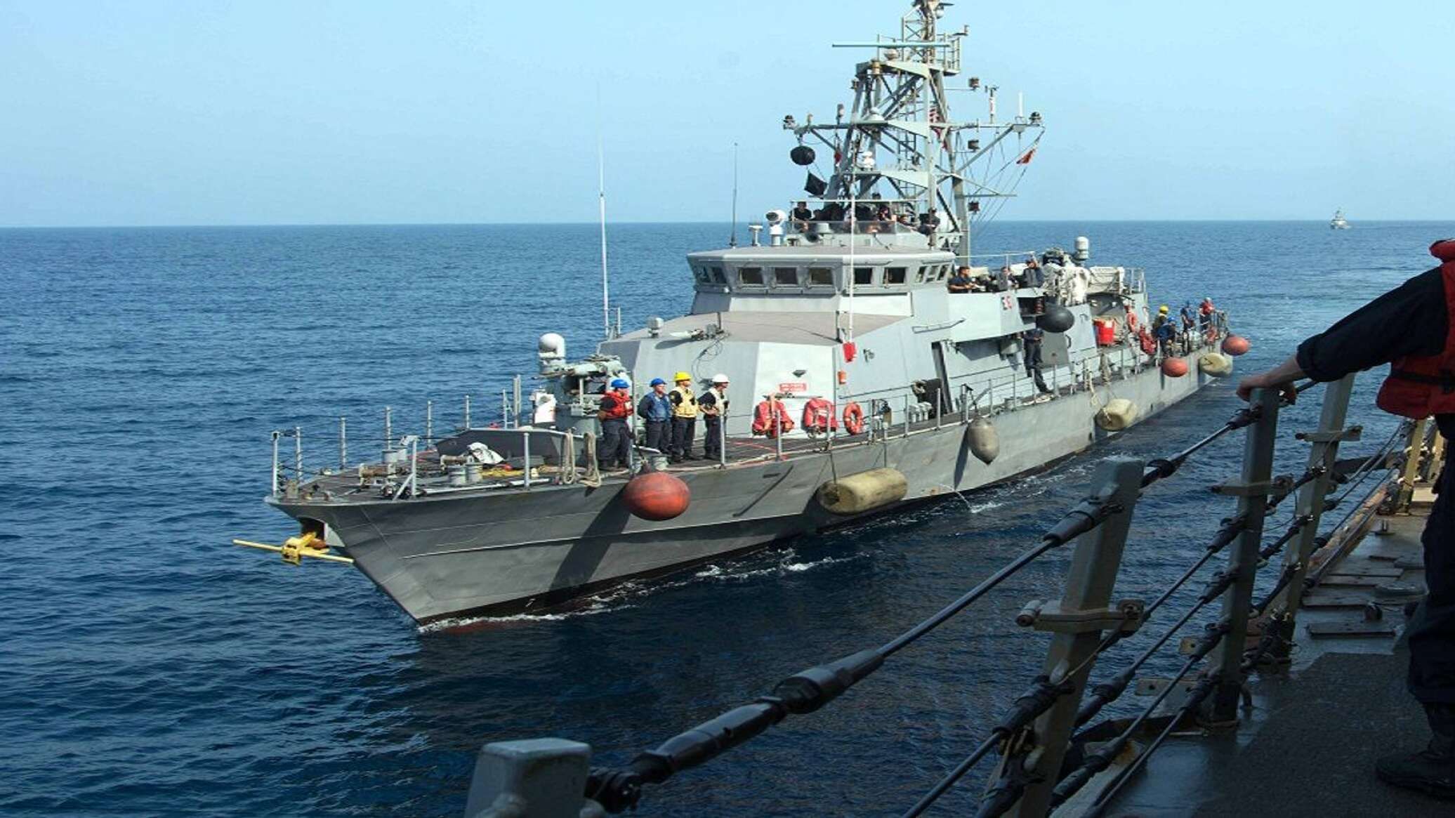 الجيش الأمريكي يعلن تنفيذ 4 ضربات ضد "أنصار الله"