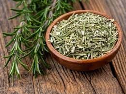 عشبة معجزة موجودة في منازلنا هي الحل لجميع مشاكل الشعر عندما يتم استخدامها بهذه الطريقة فقط