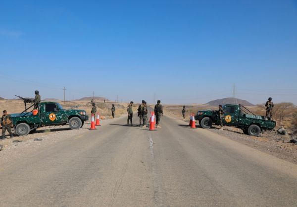 اليمن.. مبادرة اللواء سلطان العرادة تربك مليشيات الحوثي وتكشف مزايداتها بالملف الإنساني (تقرير)