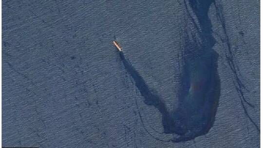 الخليج اليوم .. القيادة المركزية الأمريكية: هجوم الحوثيين على السفينة روبيمار أدى إلى تسرب نفطي