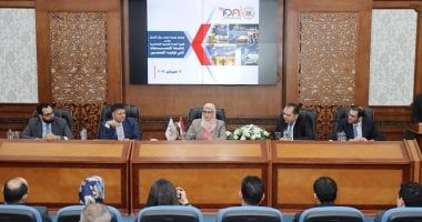 رئيس التنمية الصناعية تبحث مع لجنة الصناعة بجمعية شباب الأعمال تعميق الصناعة