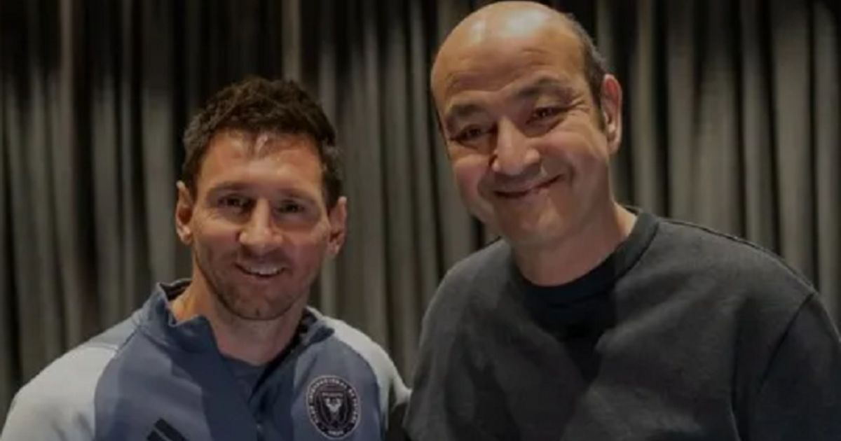 عمرو أديب : " ميسي طلب مني إلتقاط صورة معه.. وهذه مفاجأة لا تنسى "