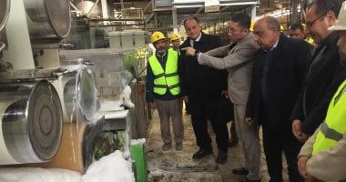 وزير قطاع الأعمال يتفقد أعمال تنفيذ خطة إعادة تشغيل مصانع شركة الحرير الصناعى